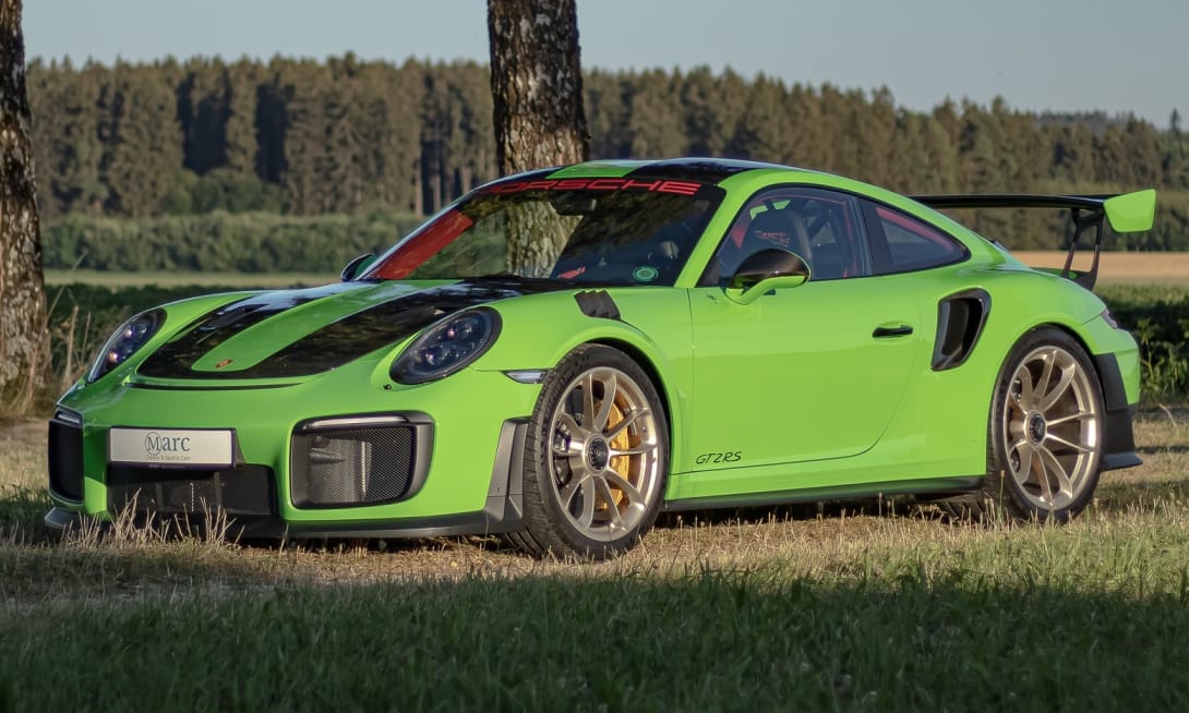 Pénzből és bátorságból is rengeteg kell ehhez a szupermérges Porsche 911 GT2 RS-hez