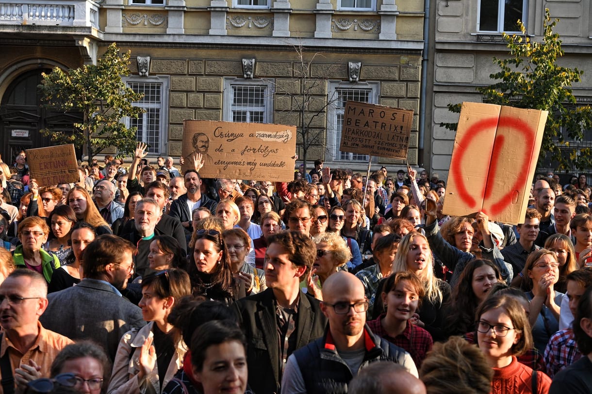 Az Észak-Budapesti Tankerület pedagógusai szerint a kormány állandó fenyegetésekkel terror alatt tartja a tanárokat