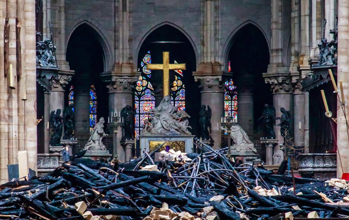 Sikerült megmenteni a Notre-Dame elázott királyi szőnyegét