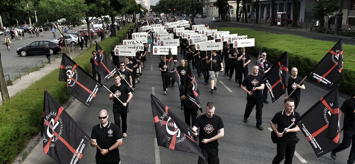 Képriport: szélsőjobbosok vonultak Budapesten Trianon ellen