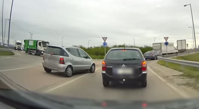 A közutasok kameráján is felbukkant az M0-son ámokfutó Mercis