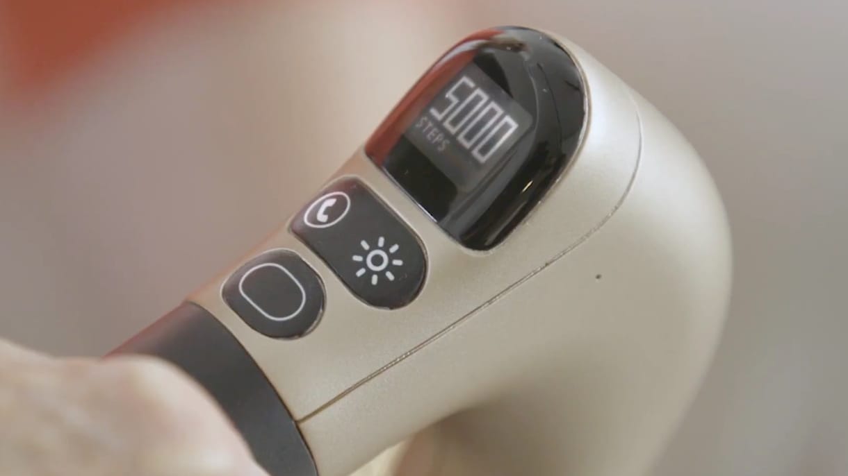 2023 legjobb találmányai: a 12 900 sörtés fogkefe, a Lego Braille kockák és a mesterséges intelligenciával működő járóbot