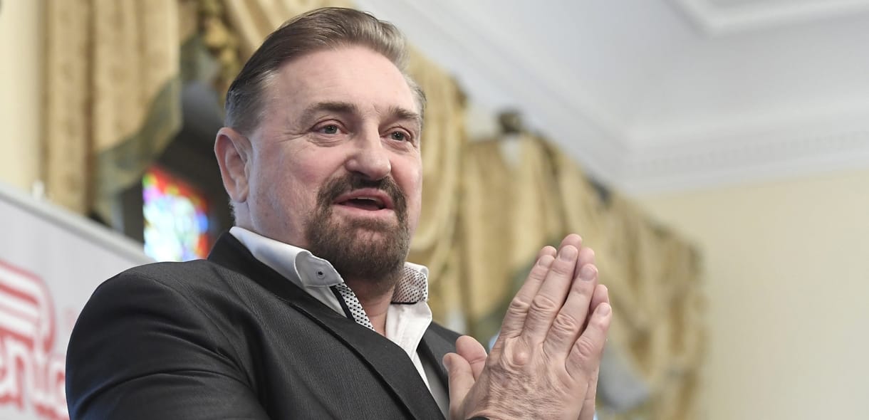 Növényi Norbert: Vers mindenkinek, illetve Simonka Györgynek