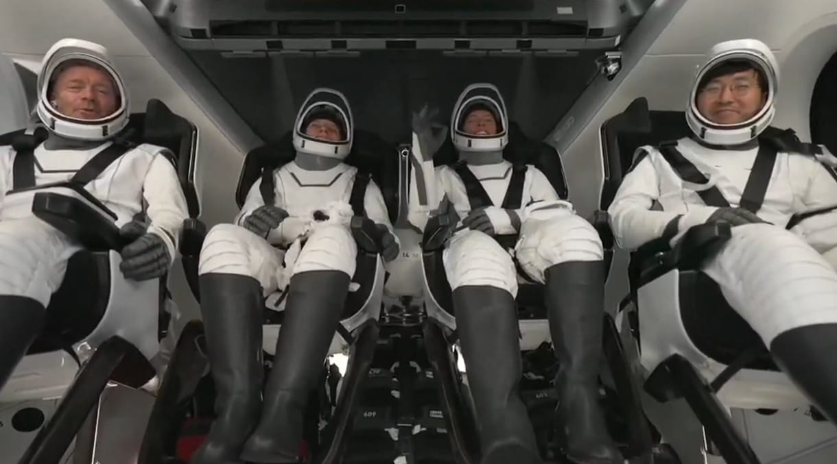 Visszatért a Földre a pólusok fölötti misszióról a SpaceX űrhajója