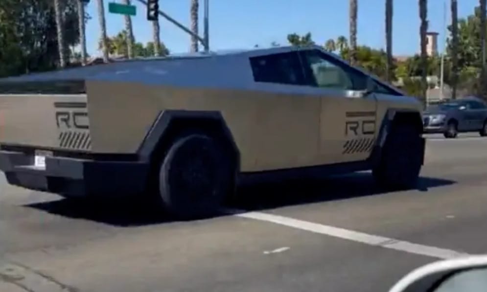 Nem nagyon lesz érdemes kiállni gyorsulni a Tesla Cybertruck ellen sem – videó