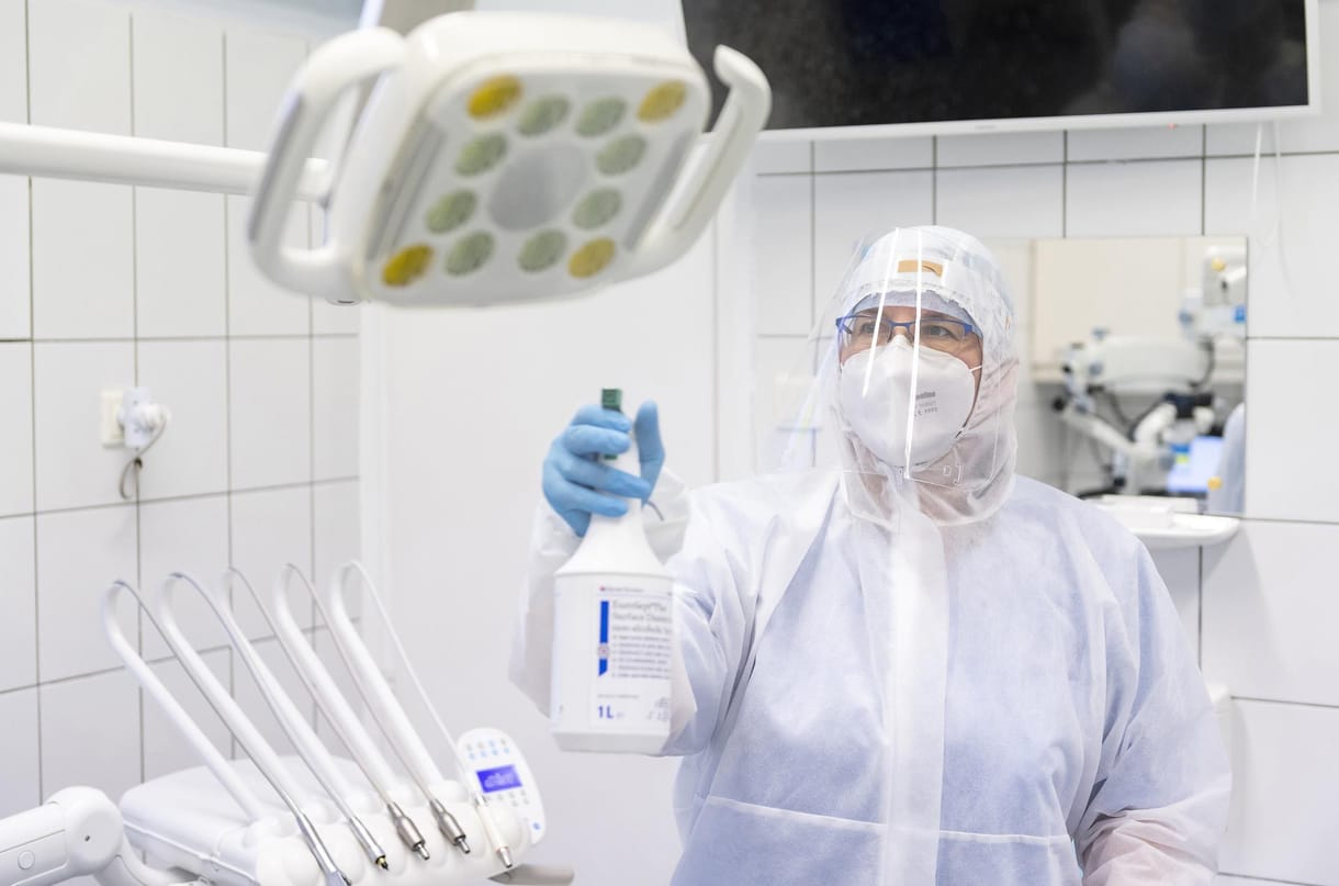 Jelentősen csökkent az új fertőzöttek száma Magyarországon - járványhírek percről percre