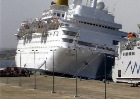 Partra futott egy óriáshajó, hárman meghaltak