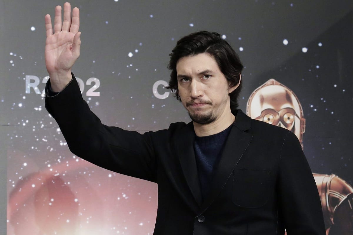 Az utolsó jedik rendezője elmesélte, miért vetkőzött félmeztelenre Kylo Ren