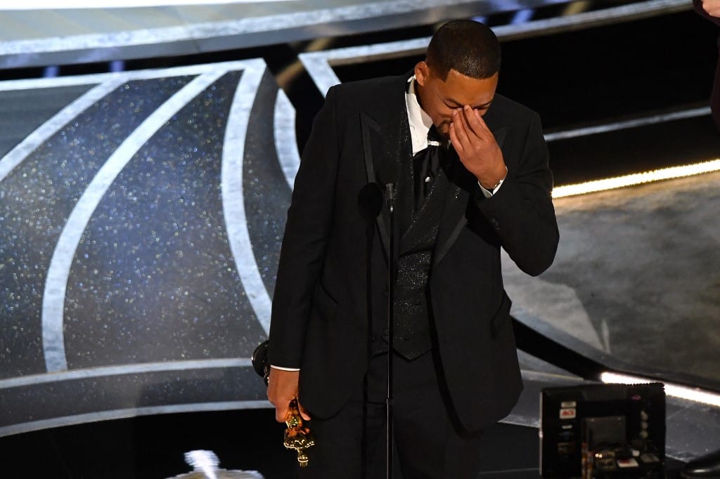 Oscar-díjat kapott Will Smith, majd bocsánatot kért, amiért megütötte Chris Rockot