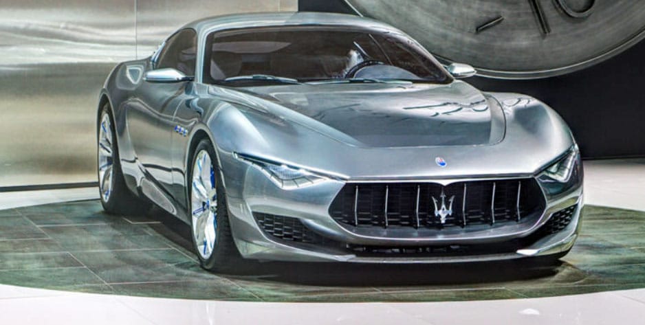 A Maseratit is felültetik a villanyvonatra