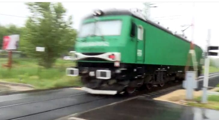 Nyitott sorompónál jött a vonat Zamárdiban: van is, meg nincs is magyarázat