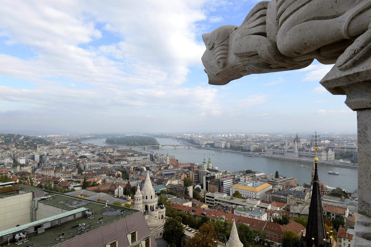Fotók: 120 éve nem látott helyet nyitottak meg a Mátyás-templomban