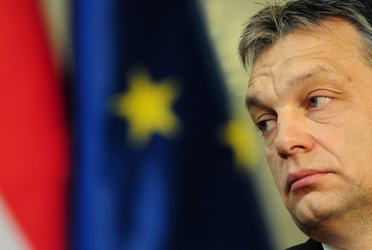 Orbán csütörtökön Varsóba utazik