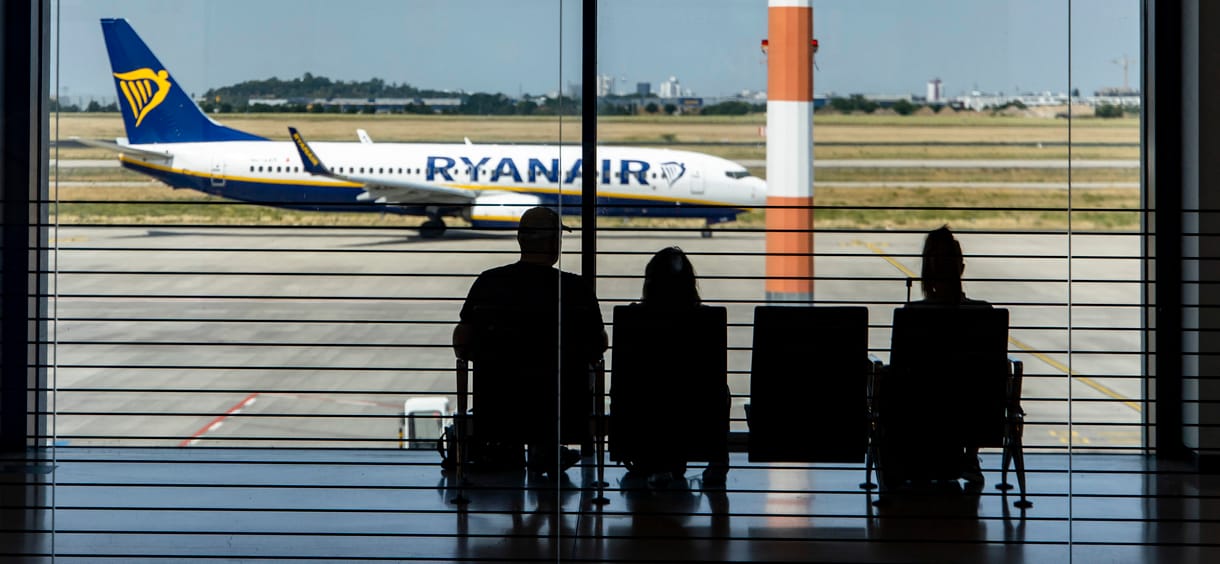 Alig öt órával az indulás előtt törölt egy Budapestre tartó járatot a Ryanair