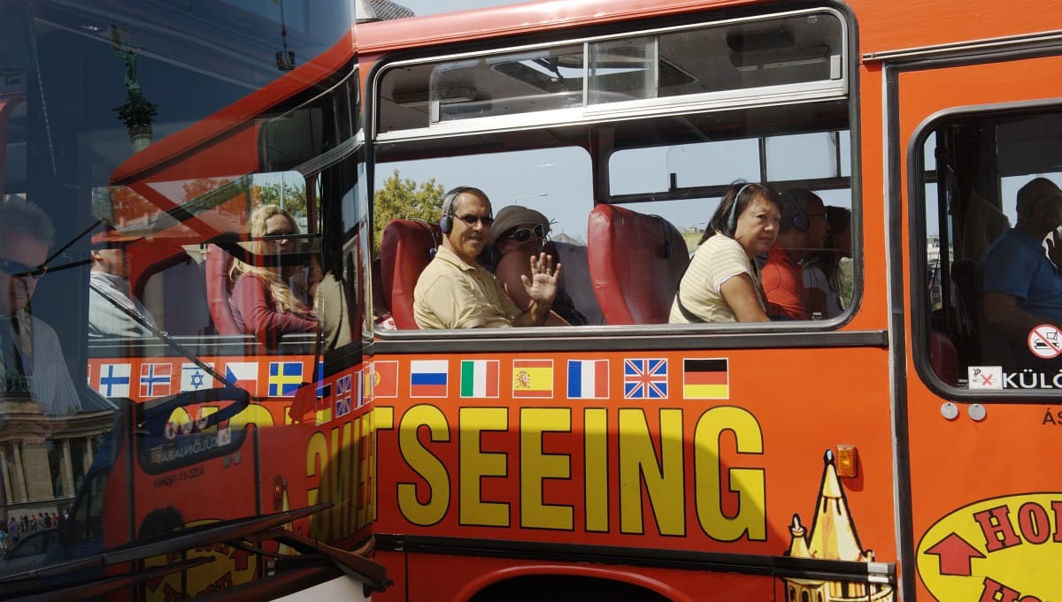 Egyetlen cég kezébe adja a városnéző buszokat Budapest