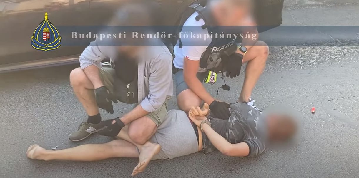 A rendőrök is elmentek a dílerek találkozójára, két embert elfogtak