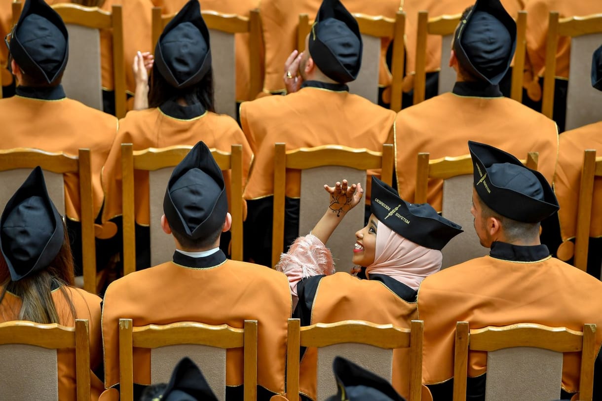Ismét lehet diplomaosztókat tartani