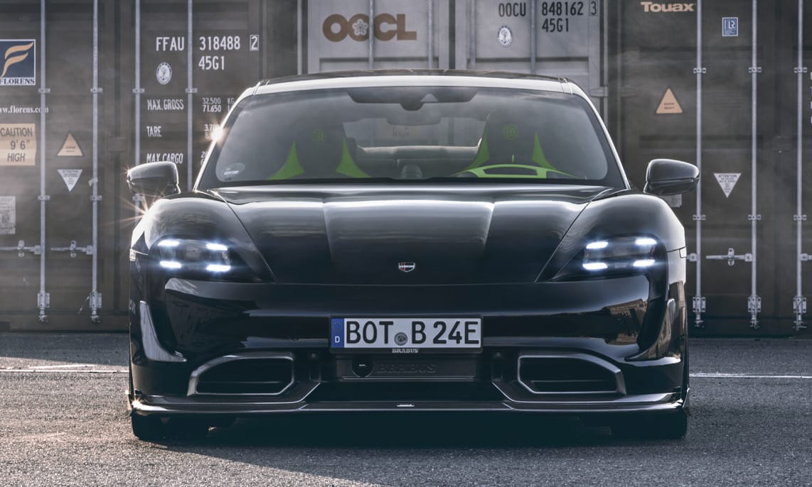 A Brabus a Porsche Taycan villanyautót sem volt rest megvadítani