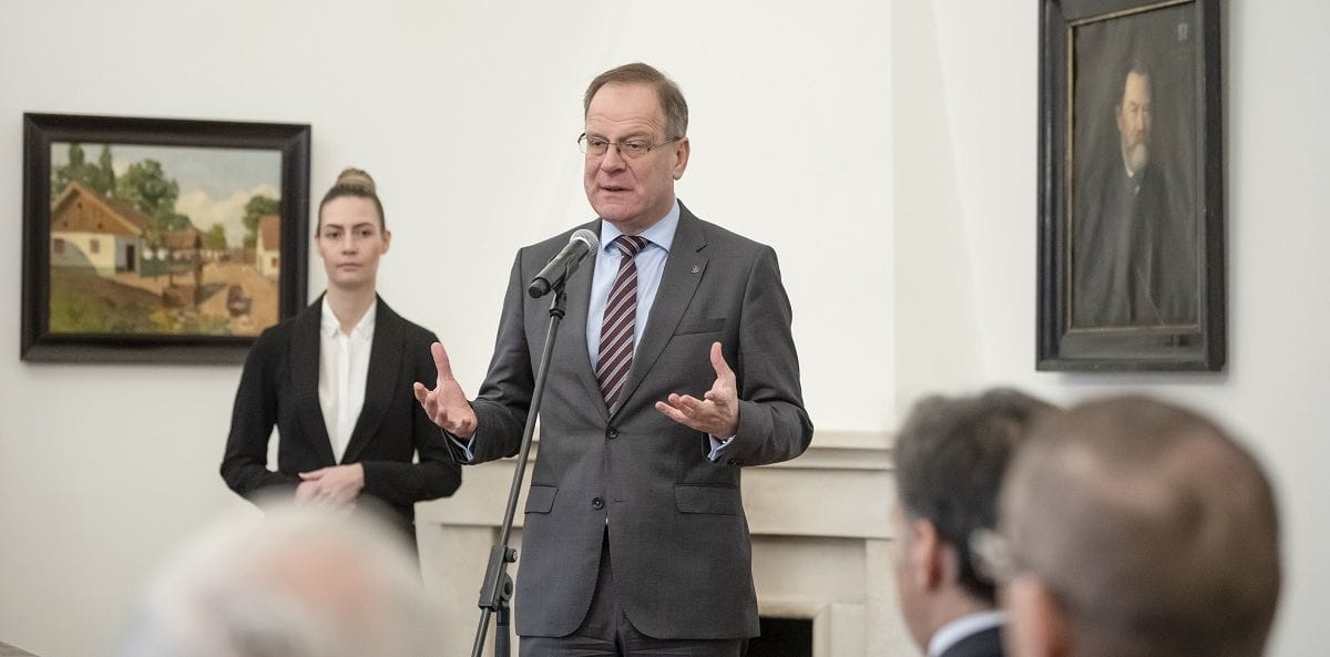 Navracsics: Csökkentené a Budapest-központúságot a kormány 