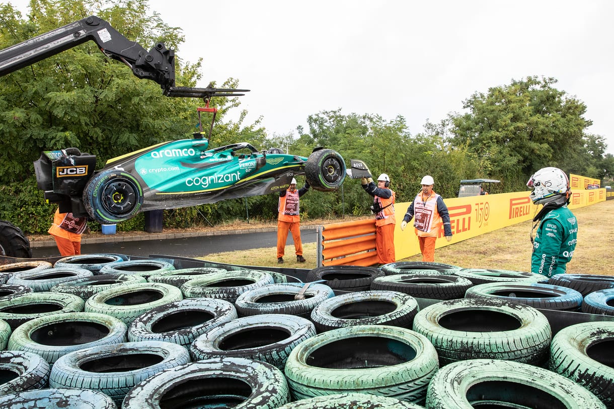 Szerelőként is kipróbálta magát Sebastian Vettel a Hungaroringen – videó