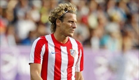Diego Forlán nem tudott az UEFA tiltó szabályáról, de a saját eladásáról sem