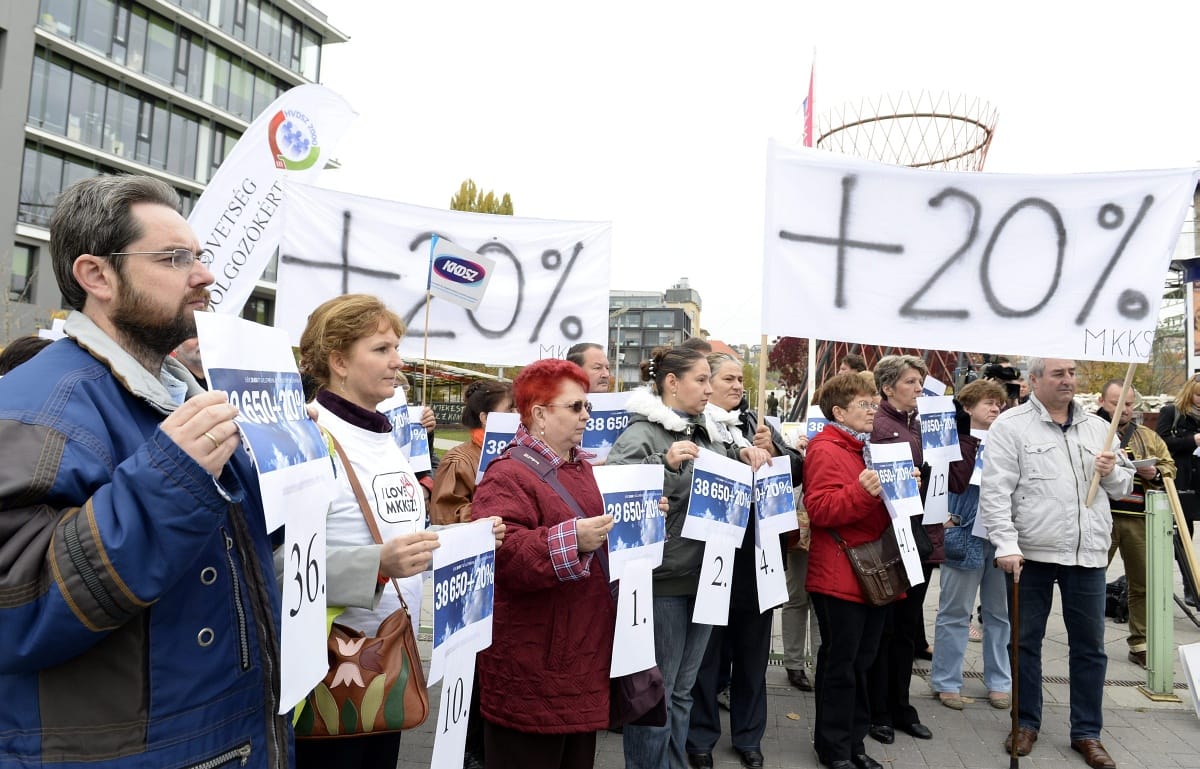 Lázárék önként felmondó tisztviselőket keresnek