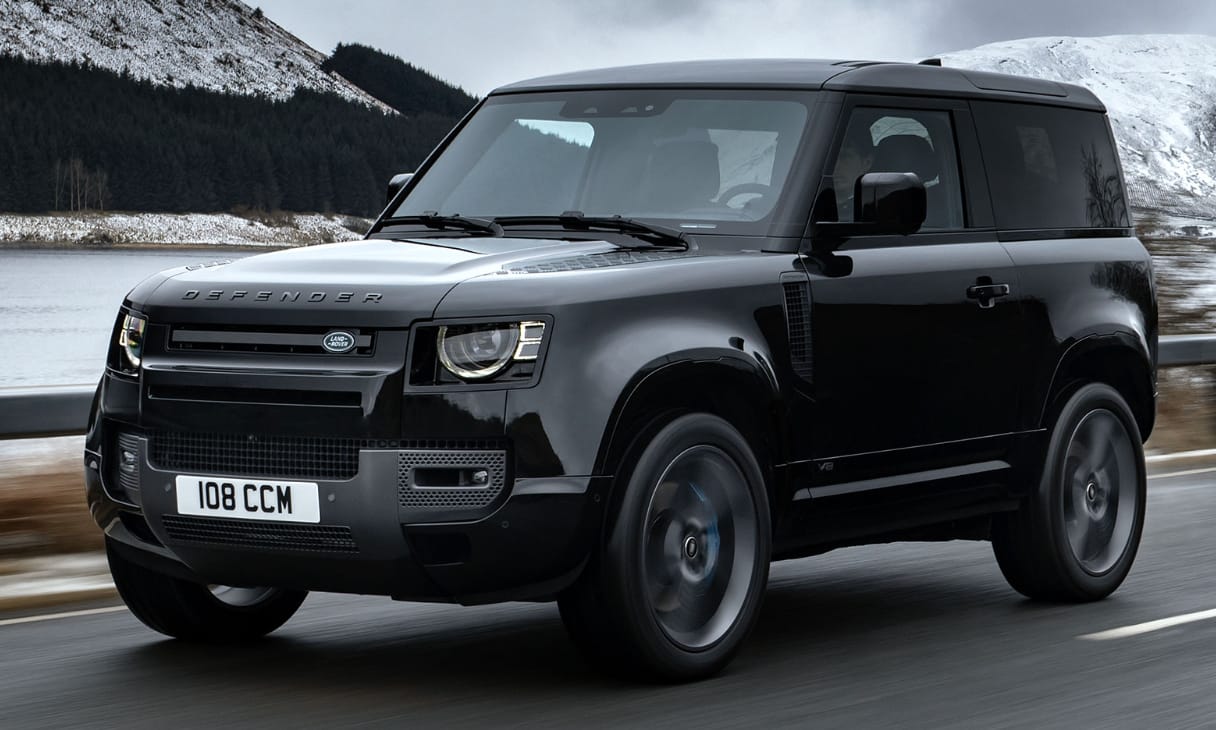 Így hasít az autópályán a V8-as új Land Rover Defender – videó