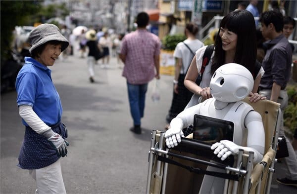 Hazavihető a testbeszédet is olvasó robot