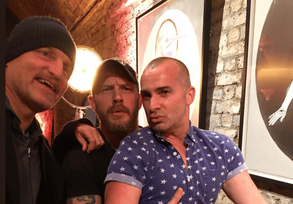 Tom Hardy illusztris társaságba keveredett a 40. születésnapi buliján