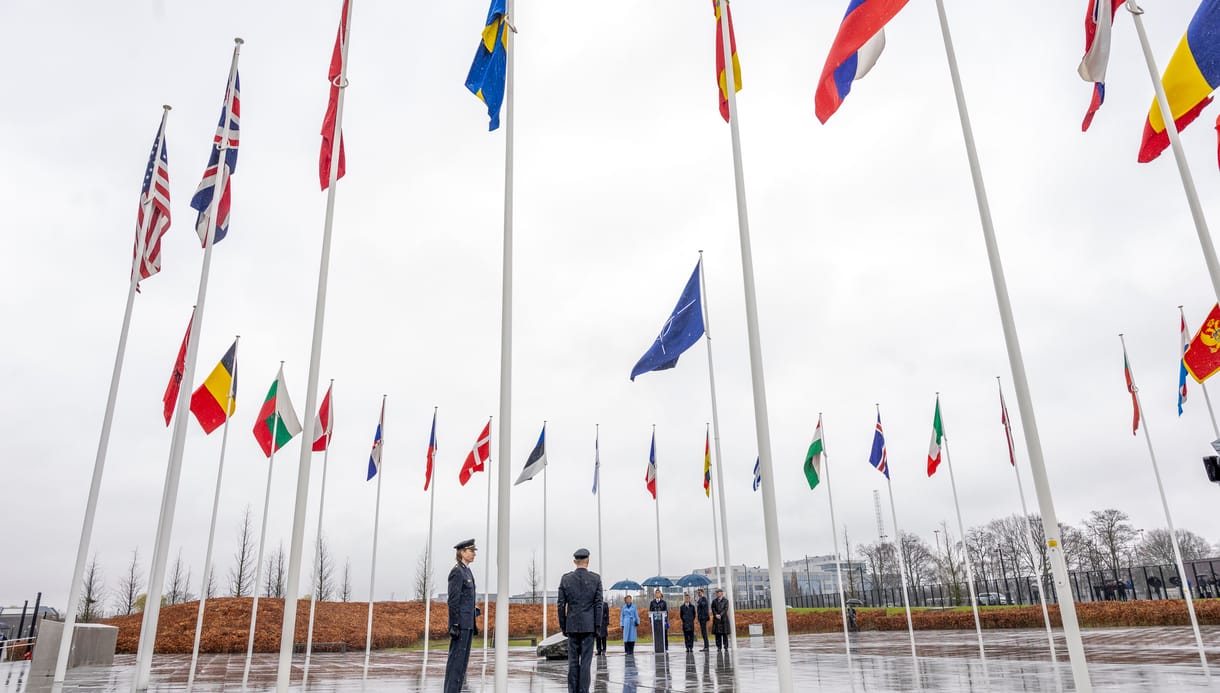 A NATO-ban felvonták a svéd lobogót
