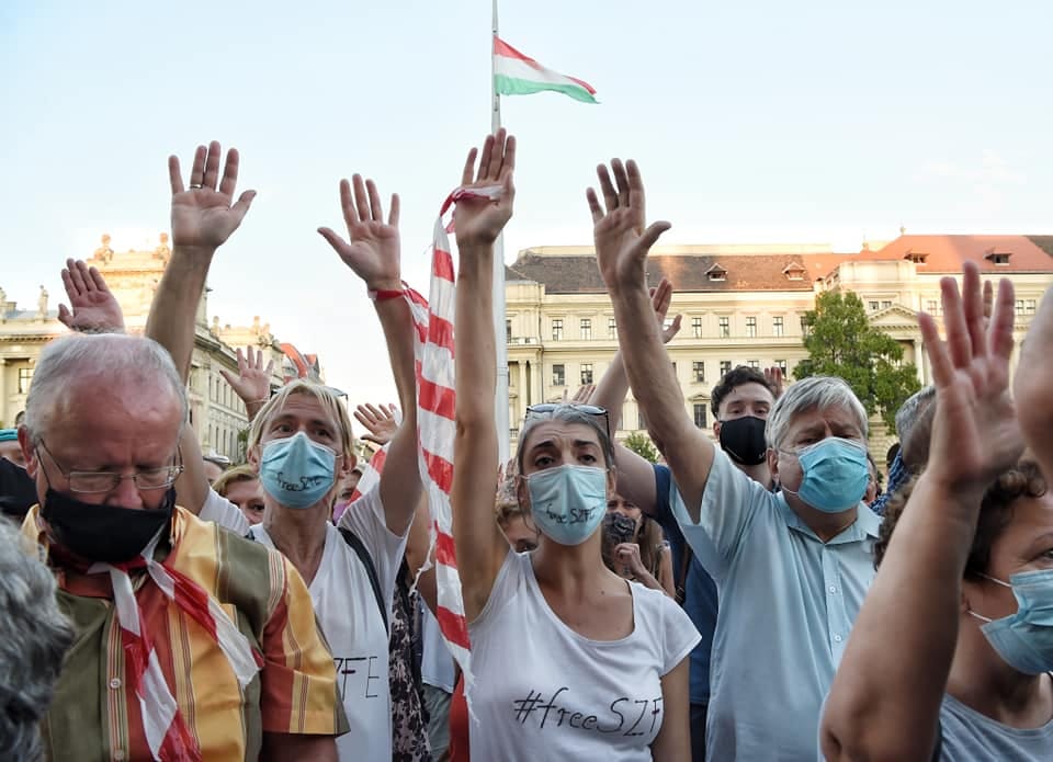 Megint lesz tüntetés a Kossuth téren az SZFE miatt