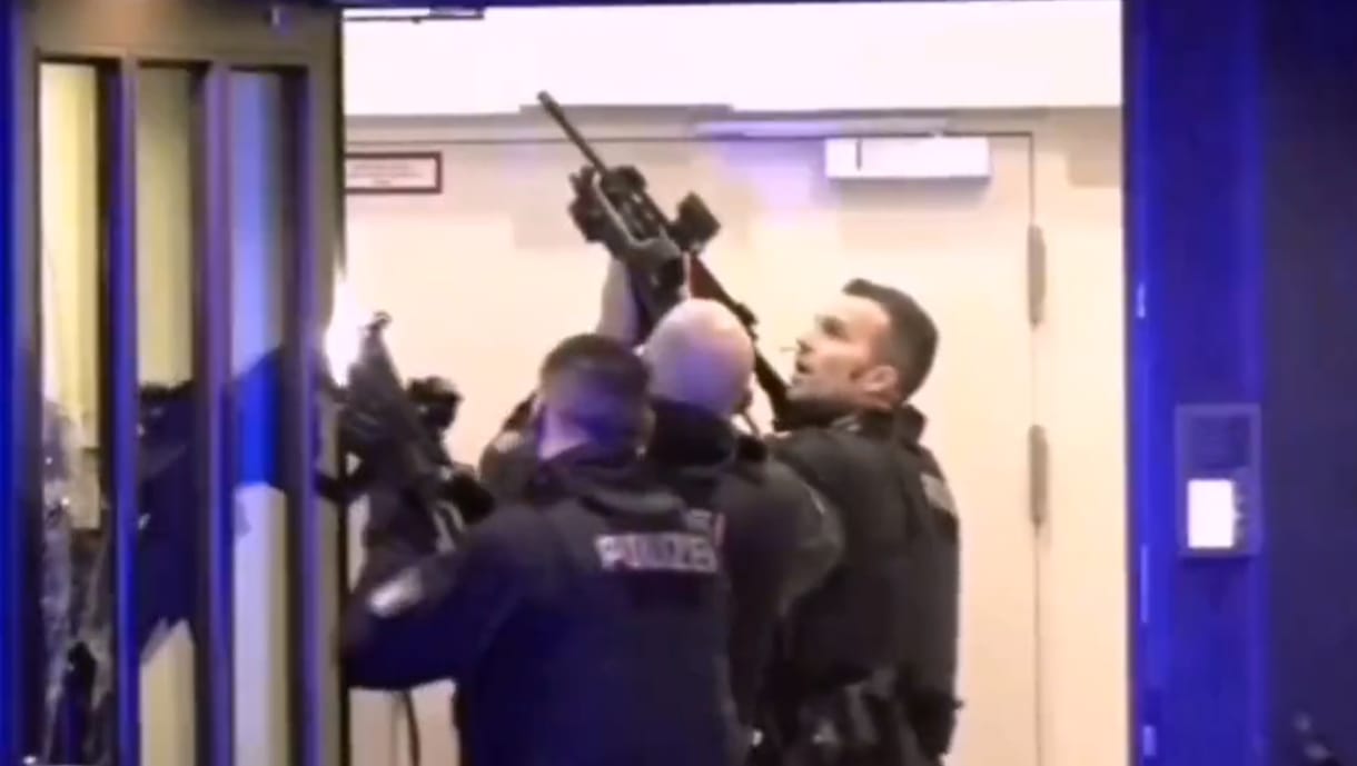 Videóra vették a hamburgi imaházi lövöldözést és a rendőri akciót is