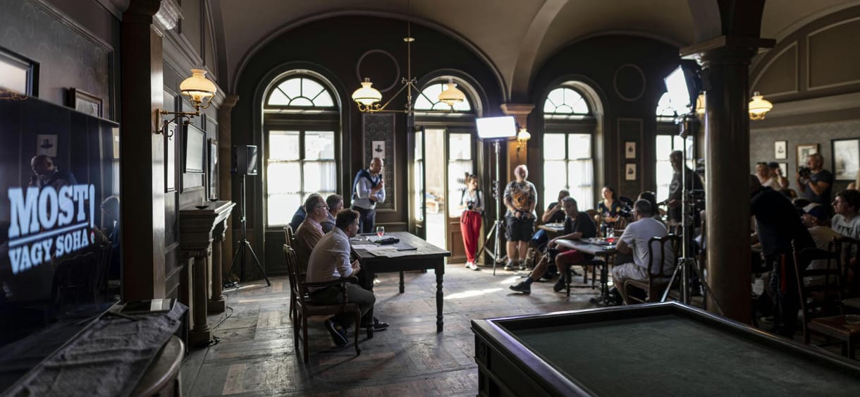 És azt ismerik, amikor Petőfinek hatmilliárdból esőt is csinálnak a Talpra magyarhoz? 