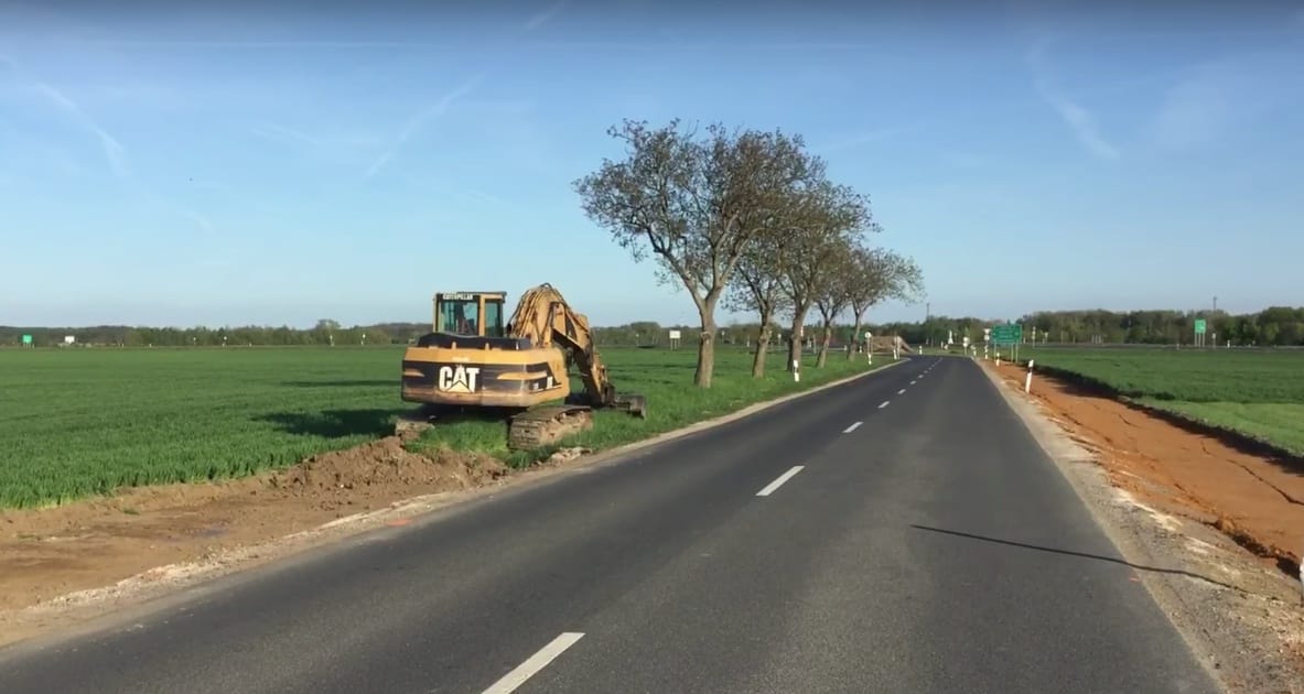 Egymilliárd forintból építenek kerékpárutat Győr és a Balaton között