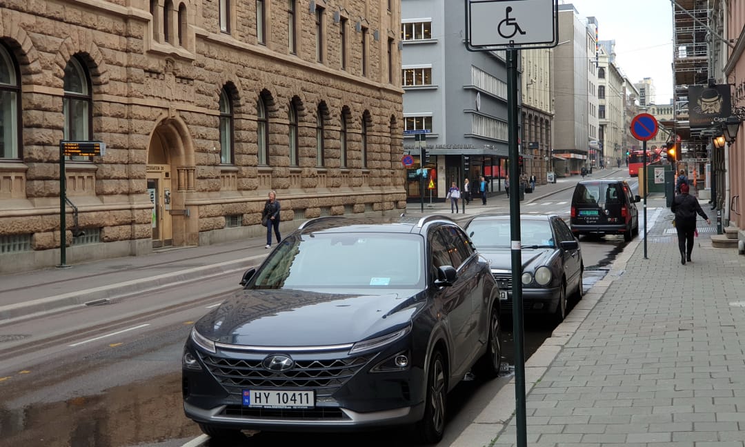A nap fotója: ilyen egy nem éppen tipikus rokkant-parkolóhelyes kép