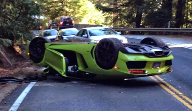 17 éves sofőr borított tetőre egy ritka Lamborghinit – fotó