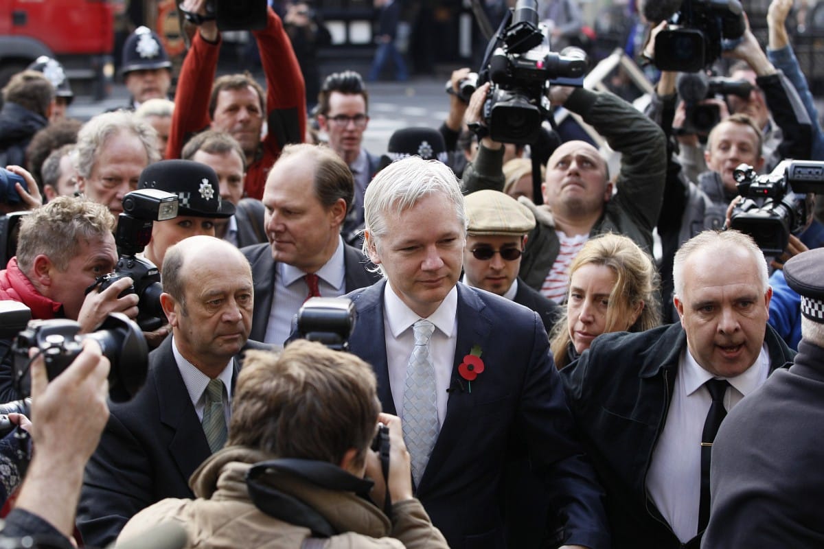 Assange anyja: 
