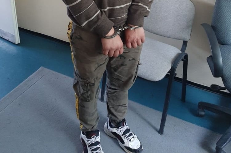 Embercsempészt fogtak az M1-esen, 25 migránst szállított