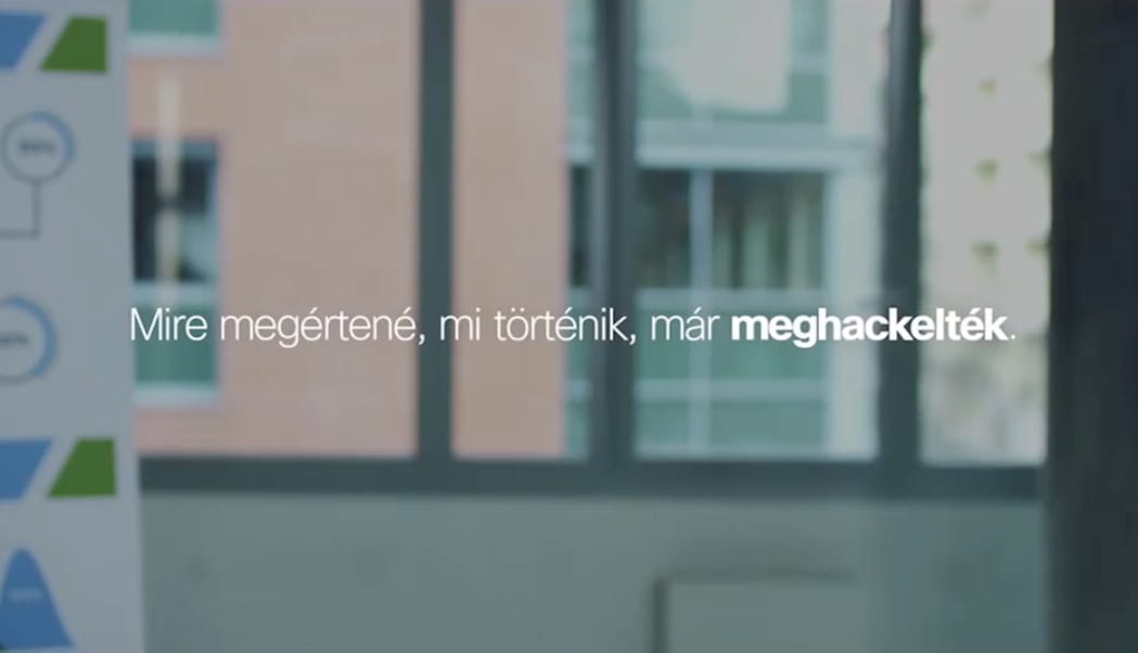 Lehet, hogy megvan az év videója: önmaga paródiájába fordult a T-Systems reklámja