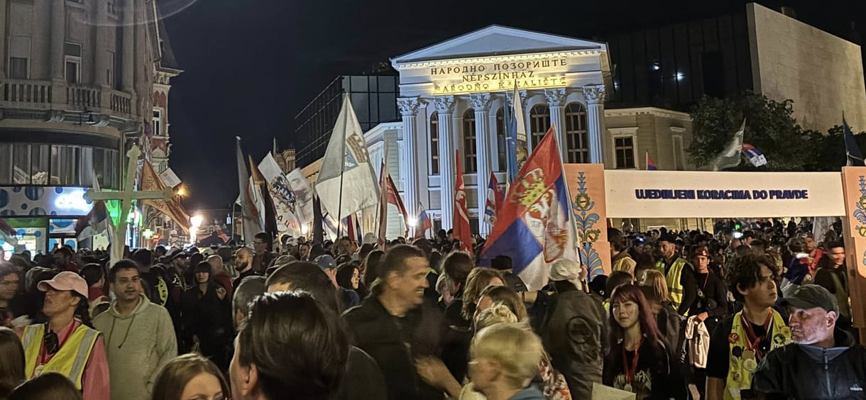 „Ezt nevezzük szeretetrobbanásnak!” – írta egy vajdasági pap, aki szállást és ételt adott a tüntető egyetemistáknak