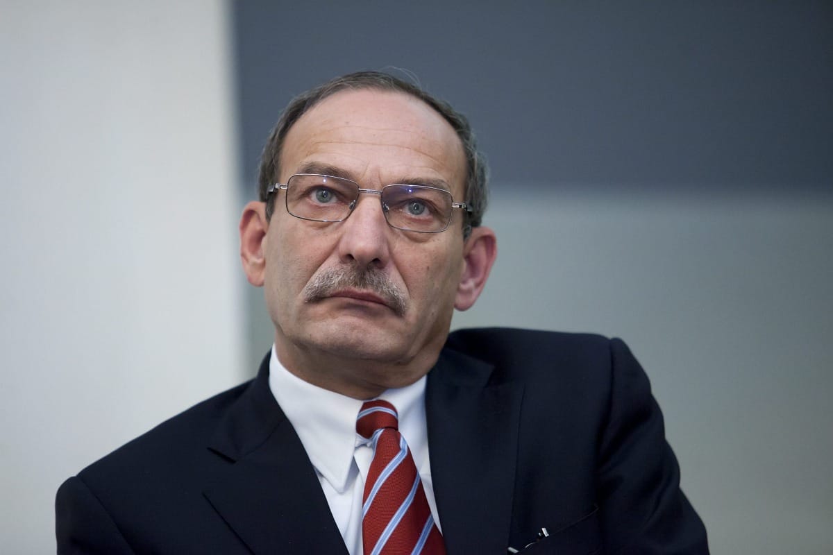 Figyelő: váltás az MKB élén