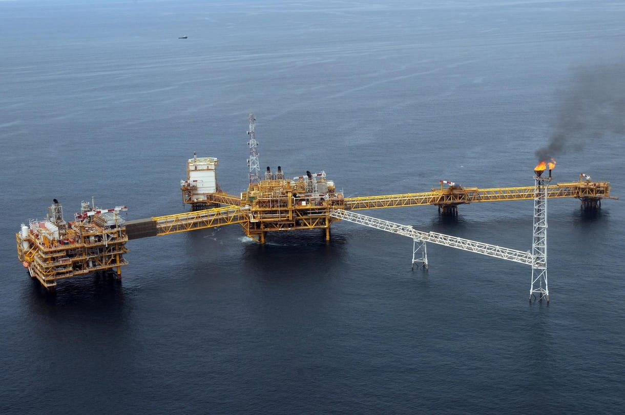 Meglepetés az OPEC+-tól: csökkentik az olajkitermelést