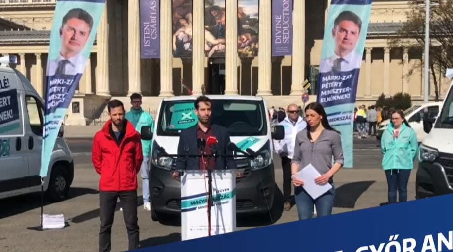 „Plakátautókat” indít az ellenzék a választás előtti hajrában
