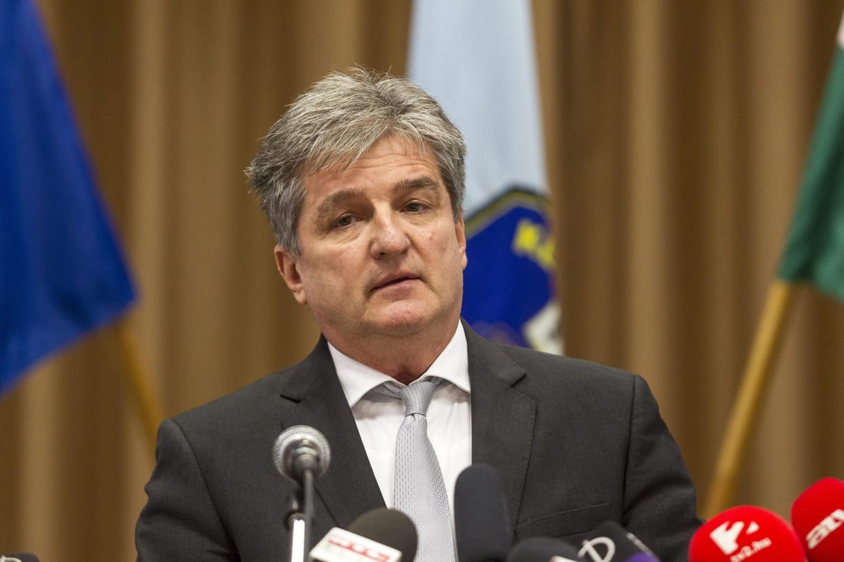 Már a vasat és a fémet is gyűjti a kommunista korszak kémelhárítója