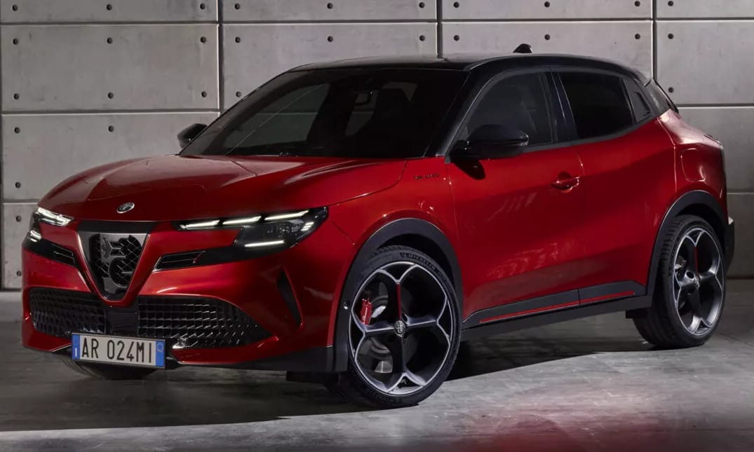 Beárazták az első elektromos Alfa Romeót, a Juniort