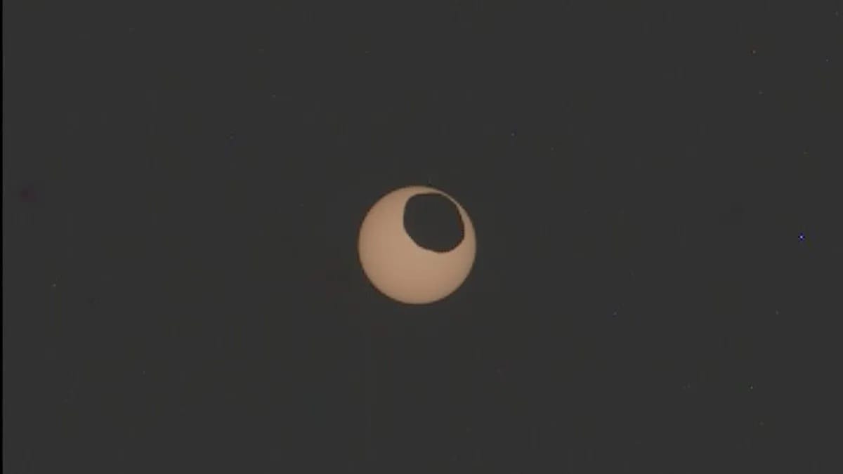 Videó: Így néz ki a napfogyatkozás a Mars felszínén