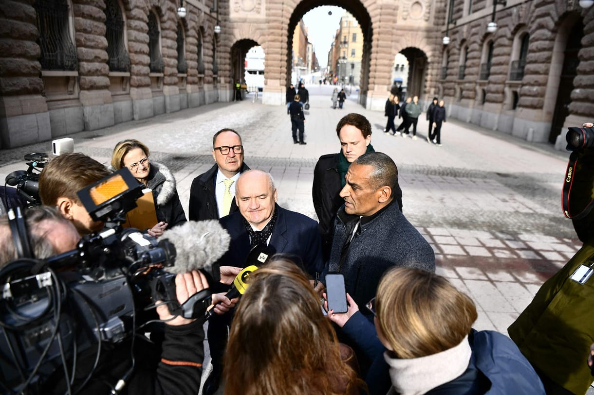 Úgy táncol a kormány a finn és svéd NATO-tagság ügyében, ahogy a török elnök fütyül