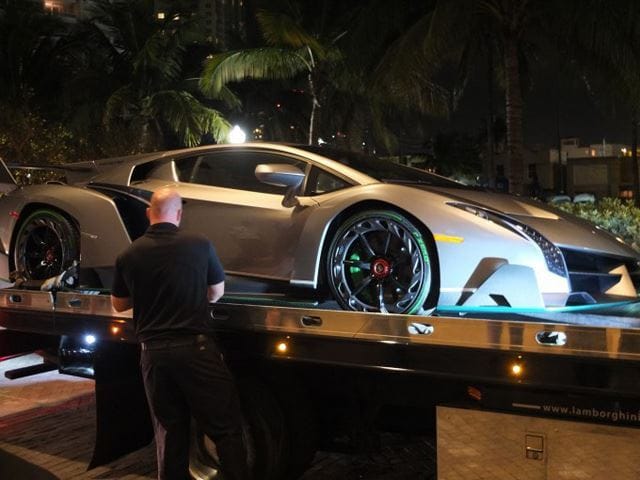 Felhajtás nélkül adták át a 3 millió eurós Lamborghinit – fotó