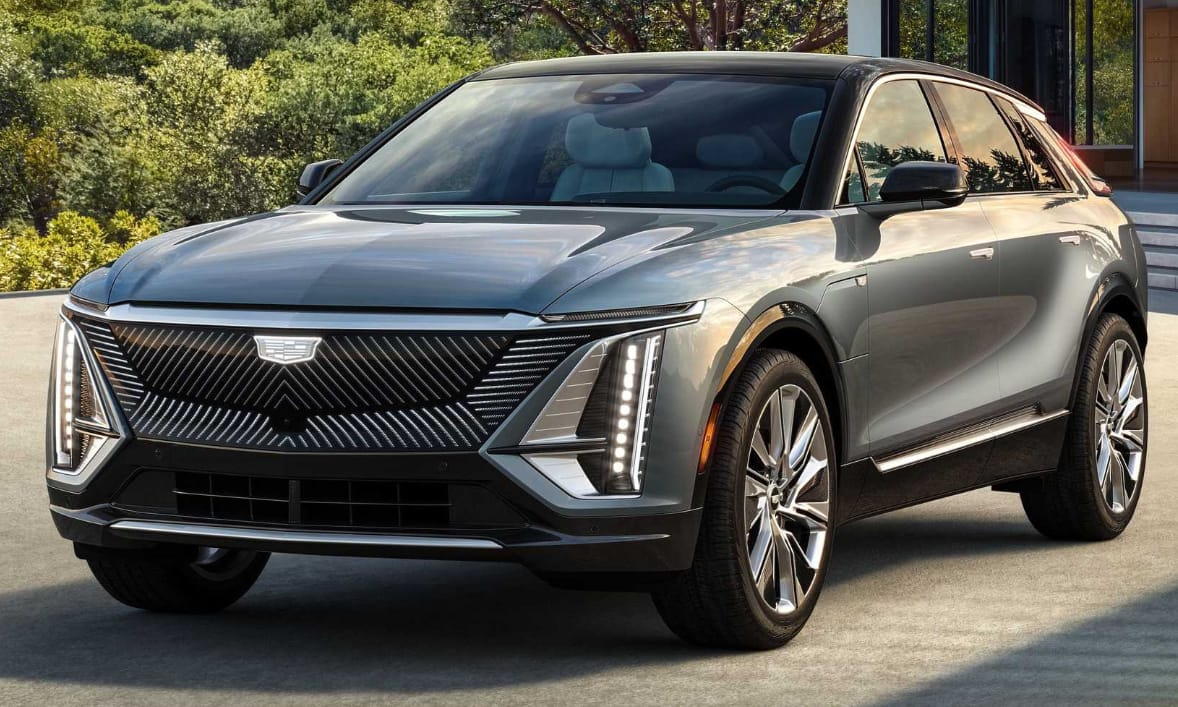 Látványos elektromos SUV-val tér vissza Európába a Cadillac