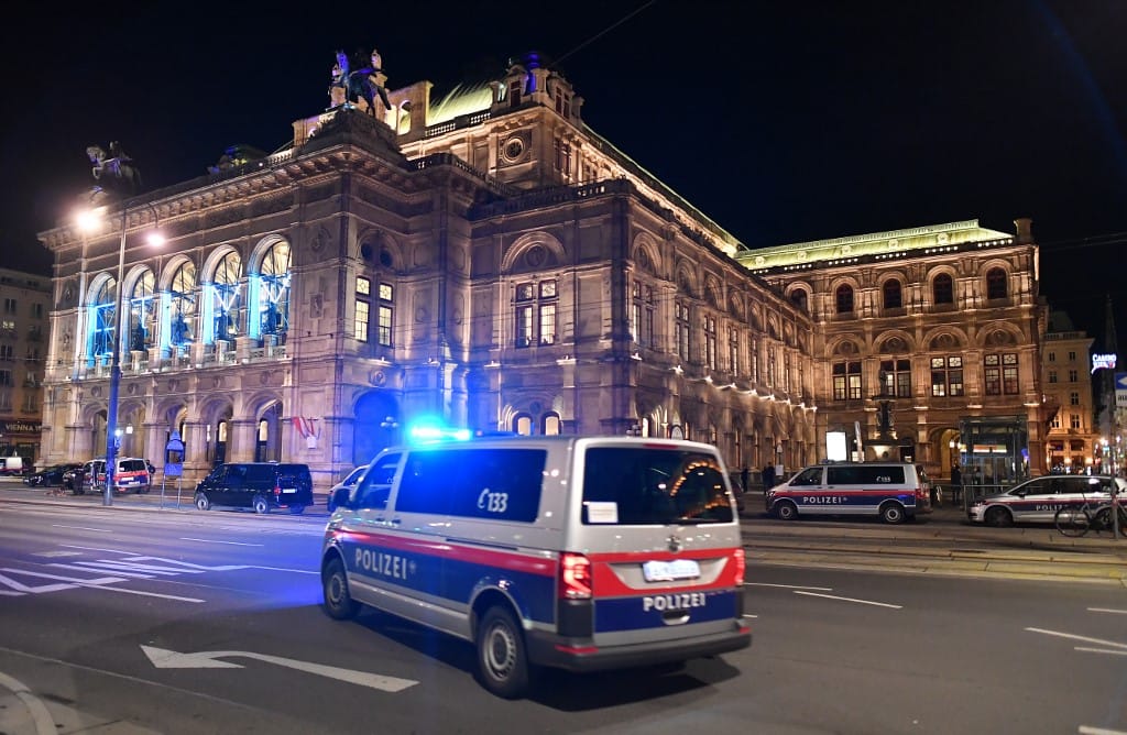 A bécsi terrortámadás idején órákra az operában rekedtek a nézők